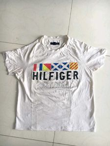 Tommy Hilfiger Graphic Tshirt with side embroidery