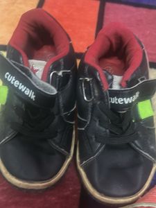 baby hug cute walk shoes