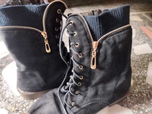 Stylish Black Zip-Up Ankle Boots