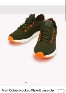 A Brand New Pair Walking/Jogging Shoes Size 7