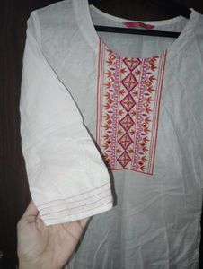 White Embroidered Kurta