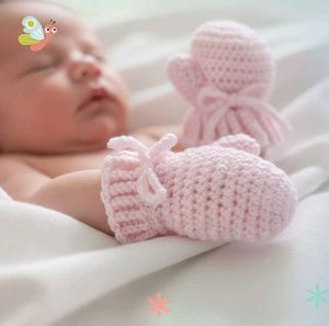 Crocheted Newborn Mittens