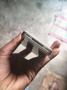 White iPhone 4S