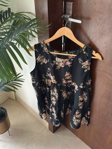Chic Floral Sleeveless Tiered Top