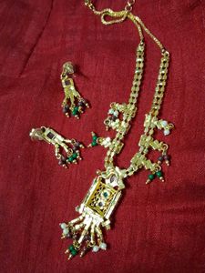 Elegant Gold-Plated Necklace and Earring Set