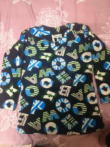 Graphic Print Fleece Top for 4-6 year girl