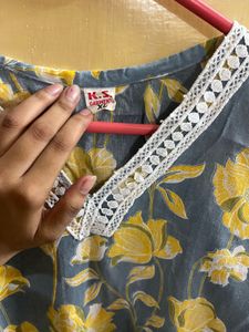 Floral Print V-Neck Kurta