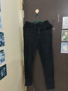Black High-Waisted Skinny Jeans