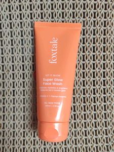 Foxtale Super Glow Face Wash