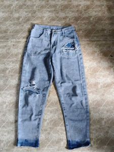 Light Wash Ripped Jeans