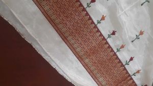 Elegant Onam Saree with Floral Motifs