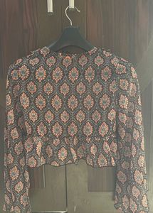 Combo of 4 mesh tops!!!