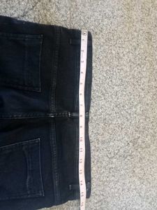 Classic Black High-Waisted Jeans
