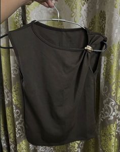 brown top