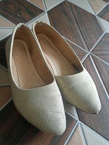 Elegant Gold Ballerina Flats