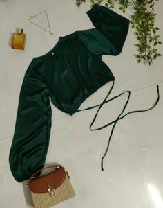 Elegant Green Satin Crop Top💚✨🍷