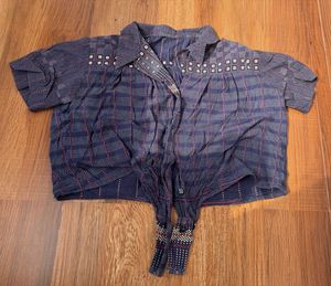 Crop Shirt Tie Up