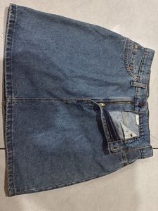levi’s denim skirt