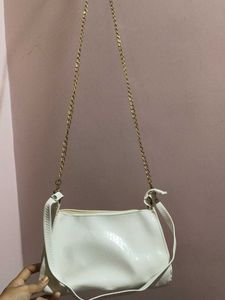 Stylish White Croc Texture Shoulder Bag