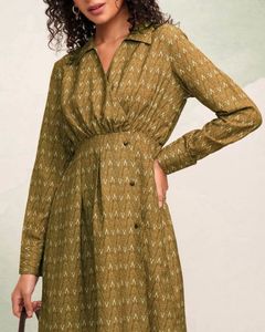 pretty midi dress