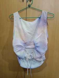Backless crop top with sinched waist