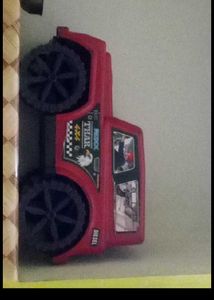 Red Toy thar