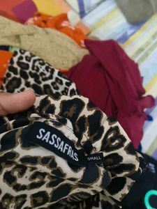 Chic Leopard Print Ruffle Top