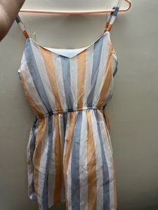Pastel striped summer top 💙🍑
