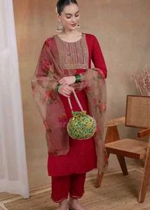 VredeVogel's Exquisite Red Kurta set