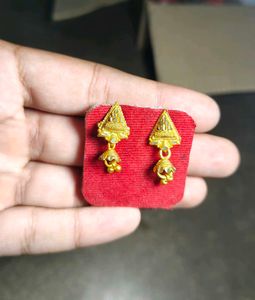 Elegant Gold Tone Earring Set