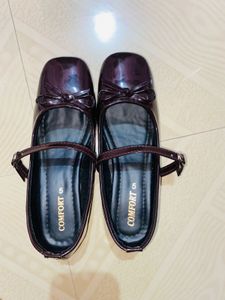 Chic Ballet Flats with Bow Detail
