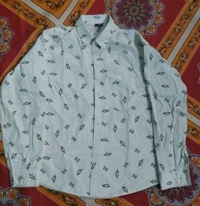 Men's Printed Button-Up Shirt