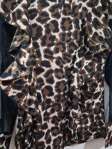 Cheetah Printed Ruffle Top 👍