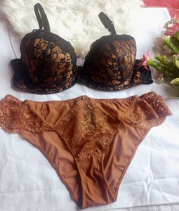 Lace Bra and Panty Set