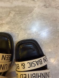 Cai Footwears