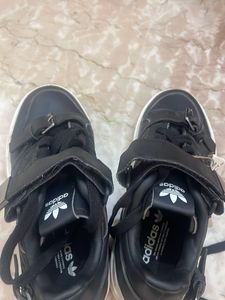 Addidas original sneakers for women