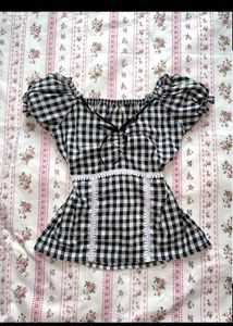 Cute Gingham Puff Sleeve Top