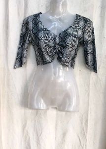 Stylish Snake Print Crop Top