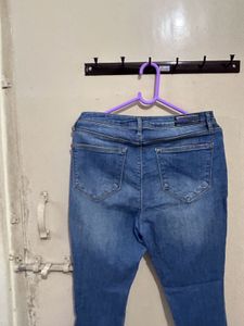 High-Waisted Slim Jeans Size 30