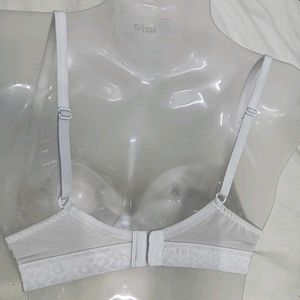 🪔 Elegant White Lace Trim Bra
