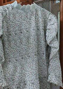 Cream Floral Printed Elegant Long Sleeve Top...🐭
