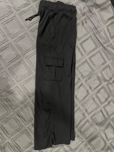 Black Wide-Leg Cargo Pants