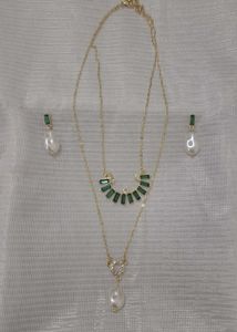 Elegant Pearl &amp; Emerald Necklace Set