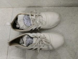 Chic &amp; Sparkly: White Plateform Sneakers