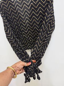 New look Chic Black &amp; Gold Zigzag Crop Top
