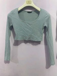 Ribbed Cropped Long Sleeve Top