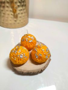 Set of 4 ladoo Shaped Candles