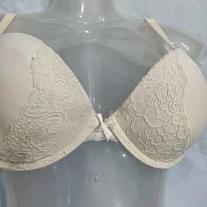 😍 Lace Trim Padded Bra