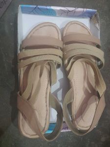 beige daily heels