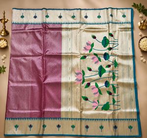 Lotus muniya border paithani Saree